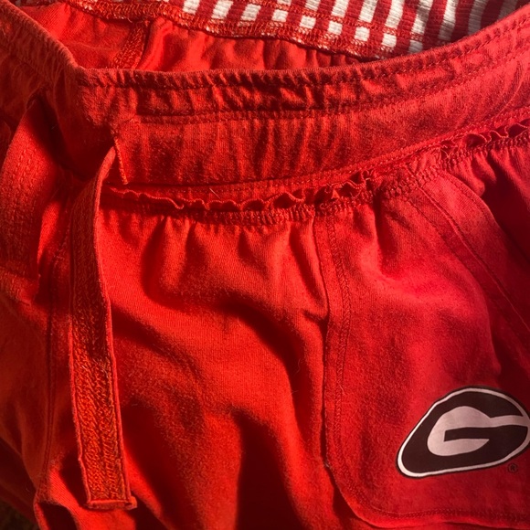 Georgia Bulldogs wide leg pants with pockets and pull string waist. - Picture 4 of 9